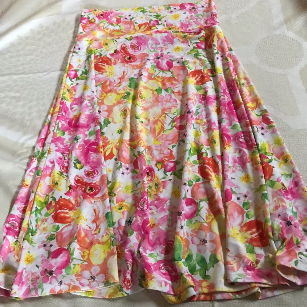 Lularoe skirt.